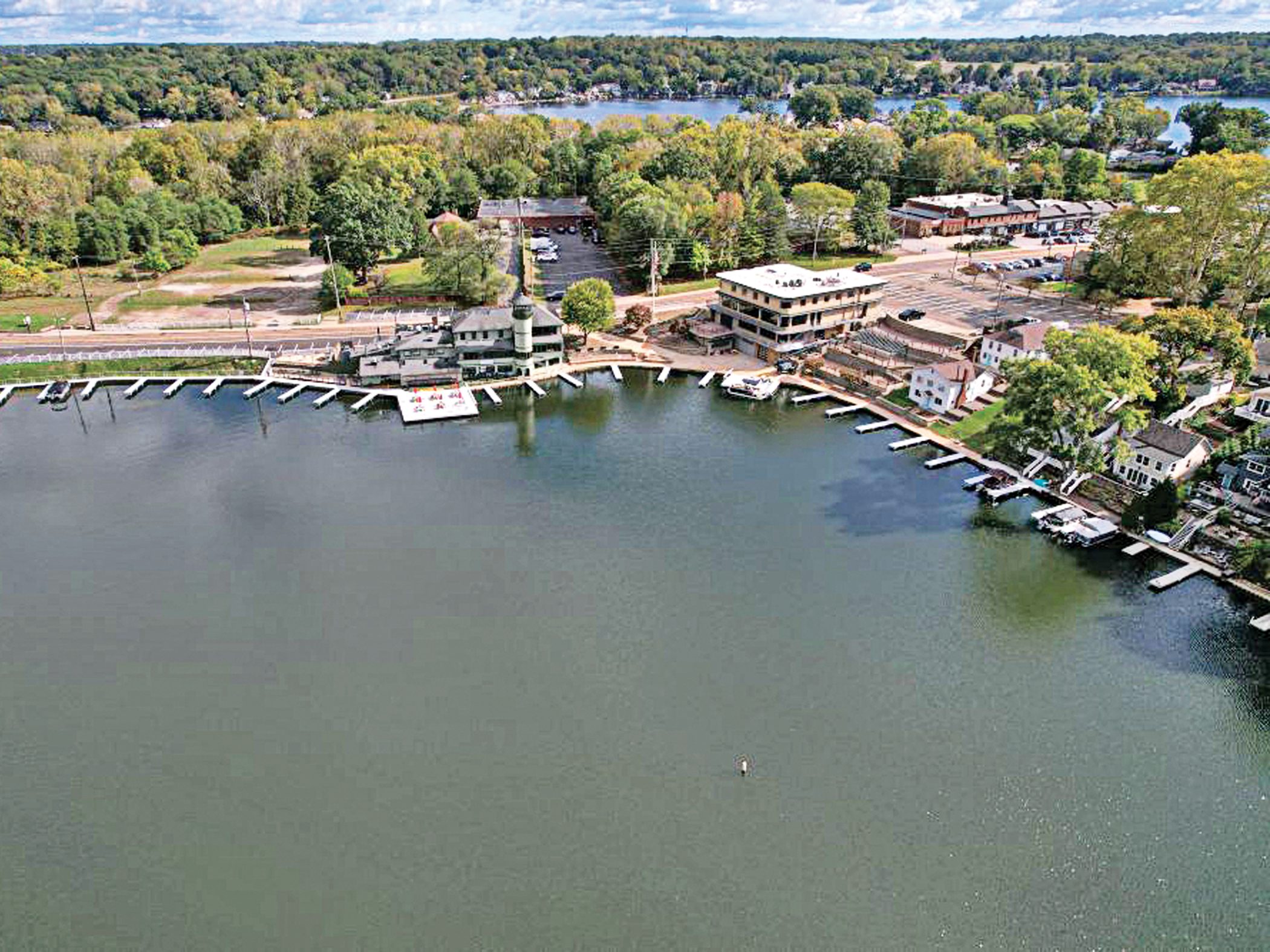 Read more about the article Former Portage Lakes restaurants up for sale