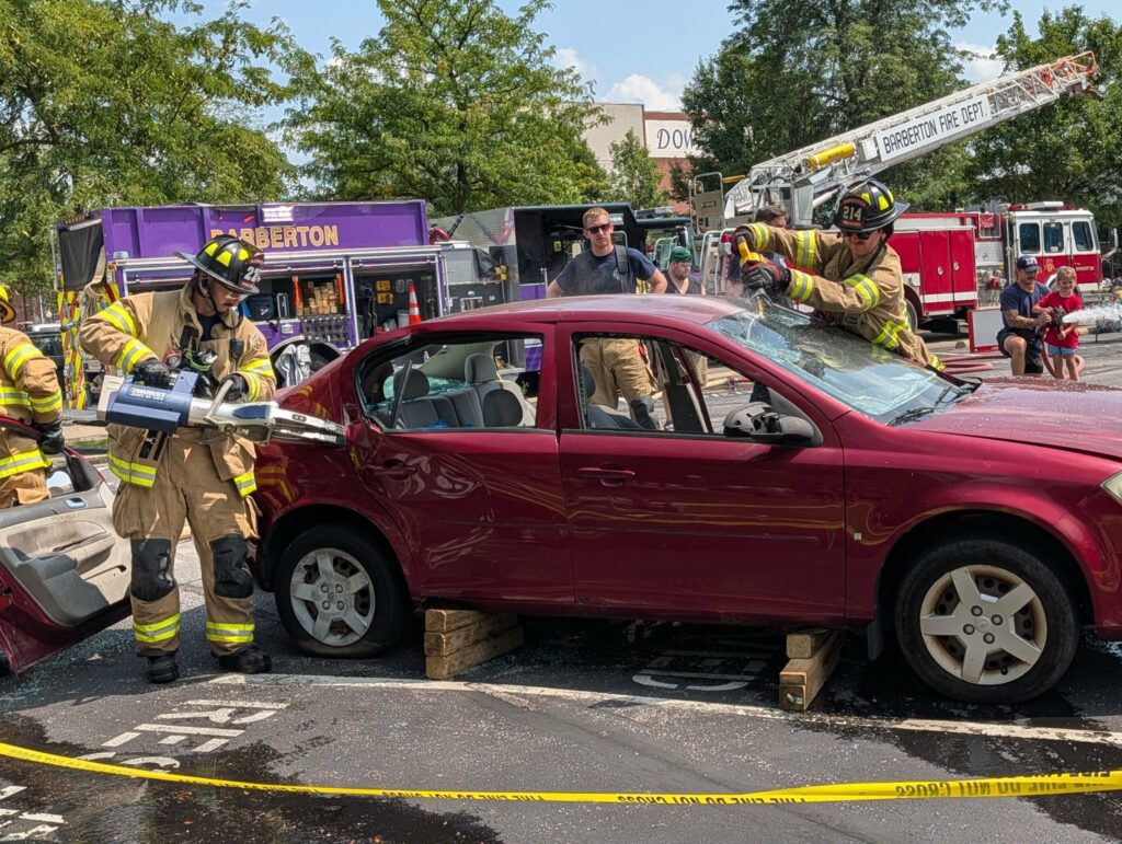Read more about the article Main Street Barberton honors first responders at annual Heroes and Helpers event